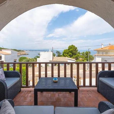 Taisia Villa L' Escala